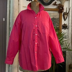 Old Navy brand new with tags boyfriend shirt. Hot pink. Medium.